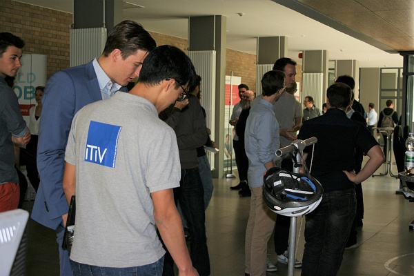 20180427_Innovation Day 2018_037.JPG - Ausstellung im Foyer